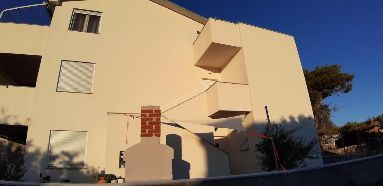 Apartments Mondo Vir Εξωτερικό φωτογραφία